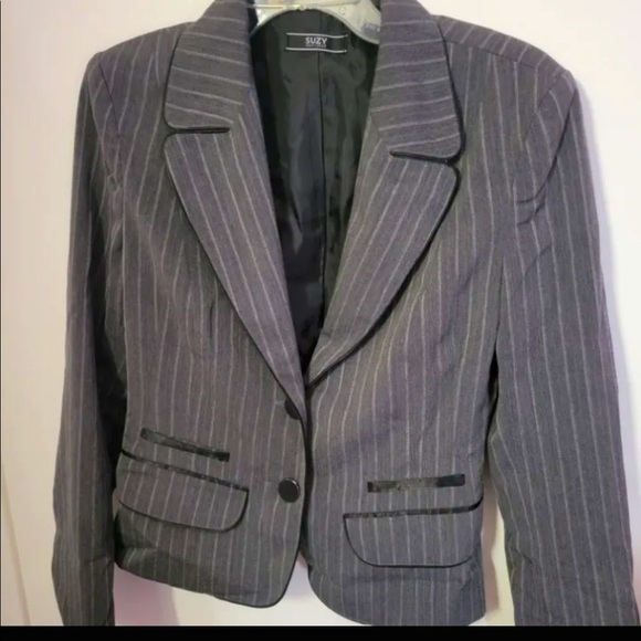 💎HOST PICK💎~ Pin Stripe Blazer🧑‍💼 - Picture 1 of 2